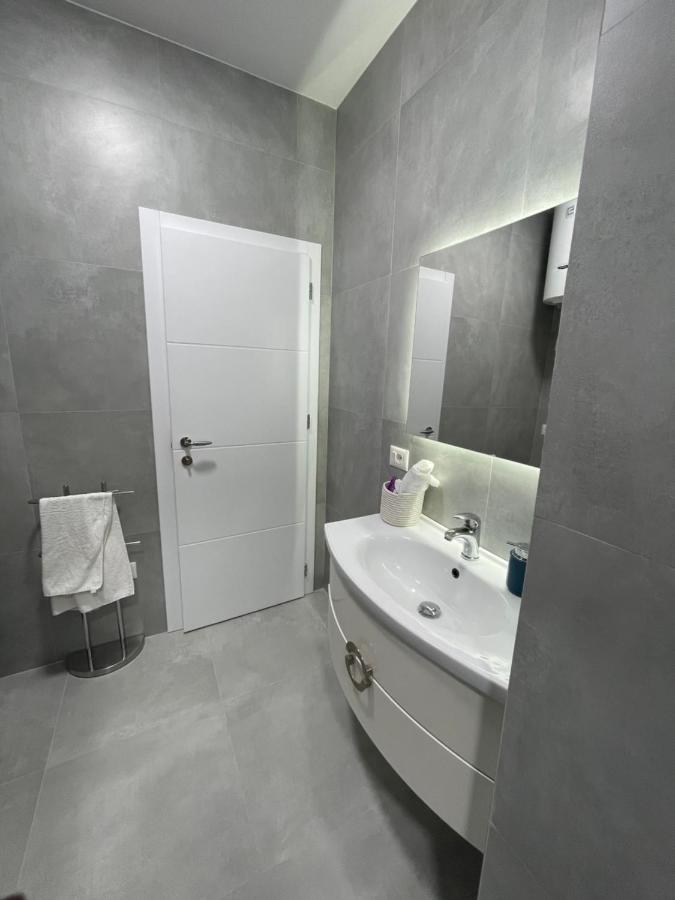 Lovely Apartment Tirana Buitenkant foto